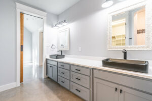 Custom home bathroom - jack and jill