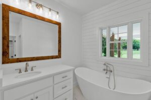 LaRue Custom Homes - bathroom design