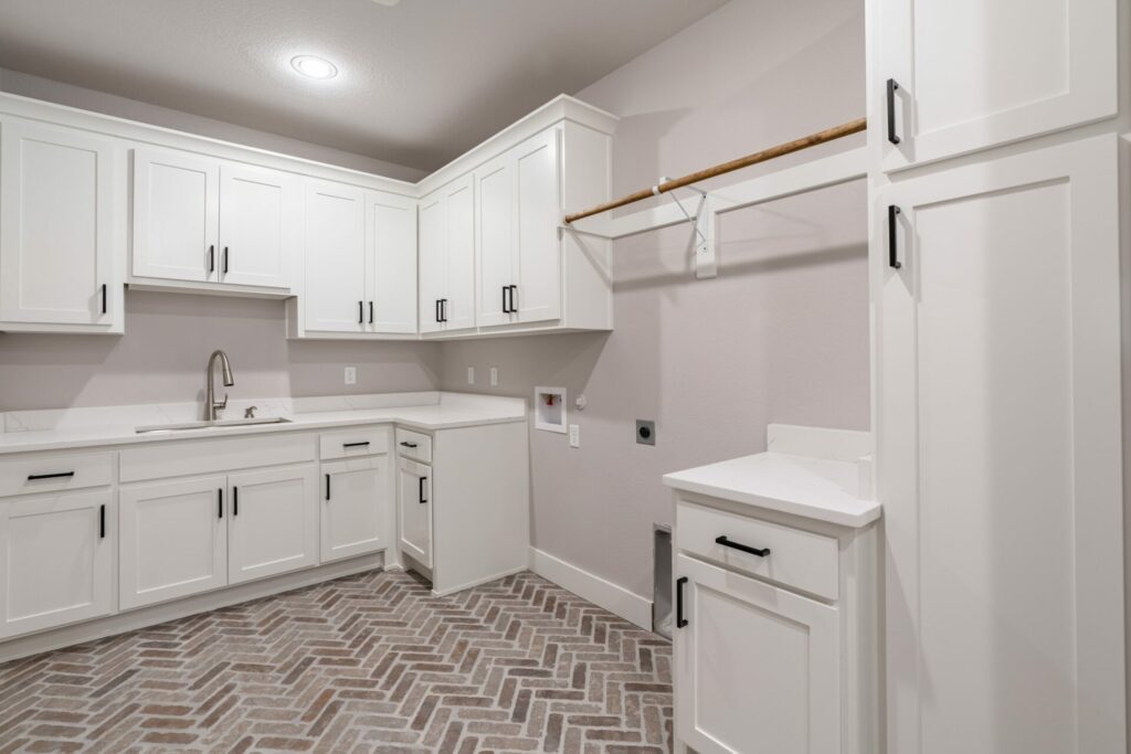 custom home laundry & utility room