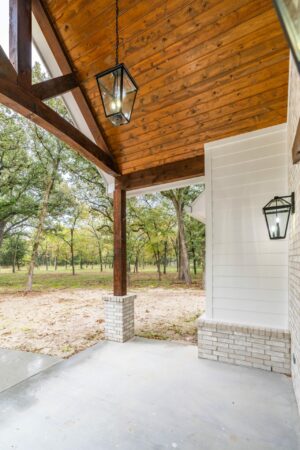 Fountain Family Home - covered patio