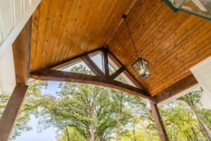 Fountain Family Home - covered patio