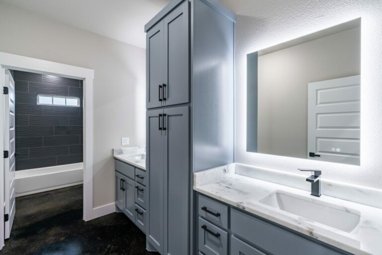 McRay Family custom home - bathroom