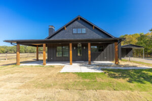 LaRue custom homes - exterior house design in Quinlan, TX