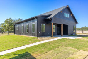 LaRue custom homes - exterior house design in Quinlan, TX