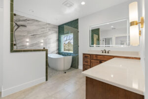Luxury master bath - FM 275 new house built by LaRue Custom Homes