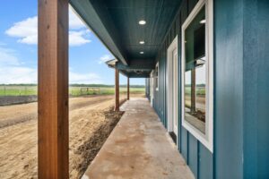 custom patio with light fixtures